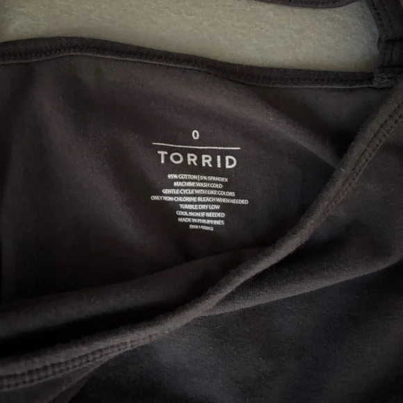 Torrid Tank Top Charcoal Grey Plus Size 0 Adjustable Straps Layering Lightweight - Picture 2 of 7